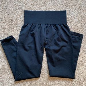 Nvgtn black solid seamless leggings